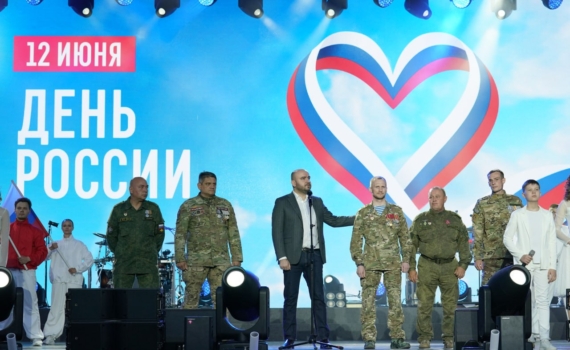 Губернатор Вячеслав Федорищев поздравил жителей Самарской области с Днем России