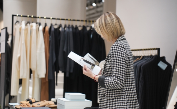 Седина — это стильно: как покрасить волосы, чтобы выглядеть моложе в любом возрасте Седина — это стильно: как покрасить волосы, чтобы выглядеть моложе в любом возрасте